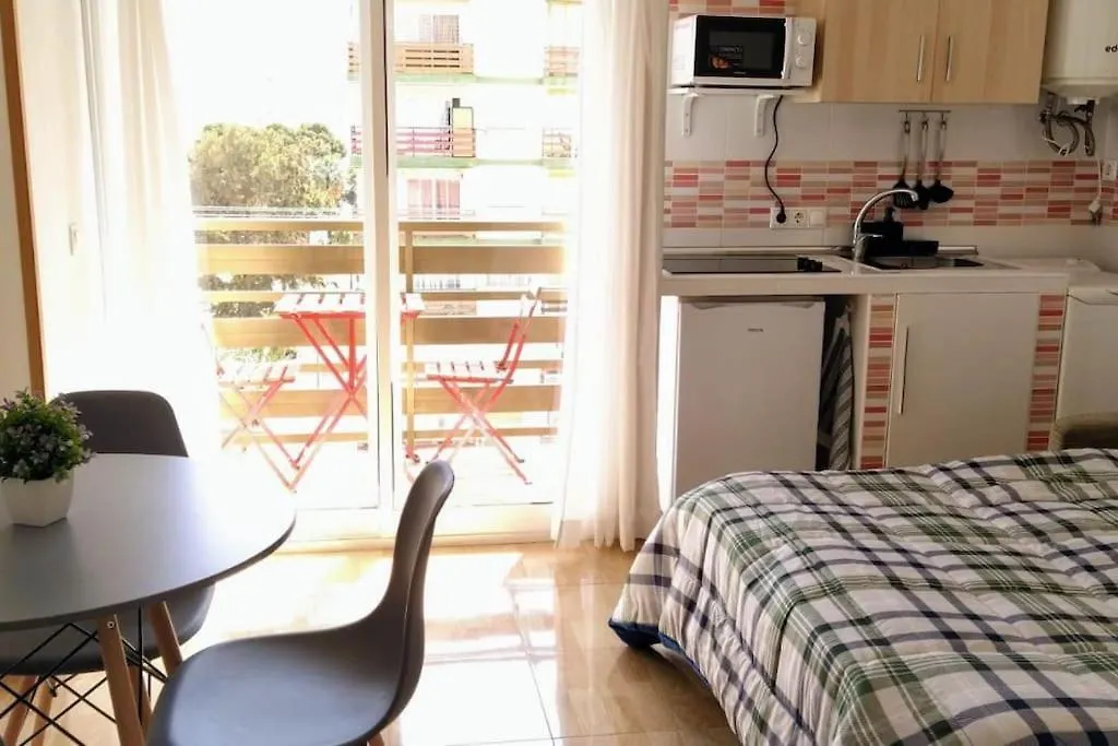 Estudio con vista al mar a 200 mts de la playa Benalmádena Apartamento